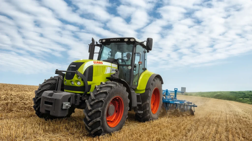 Ер ҳайдаш ва экинларни экишга тайёрлаш хизматлари (Трактор ва омоч билан ер ҳайдаш) 