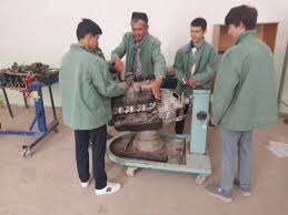 Qishloq xo'jalik texnikalarini sochish, yig'ish, mator qilish.